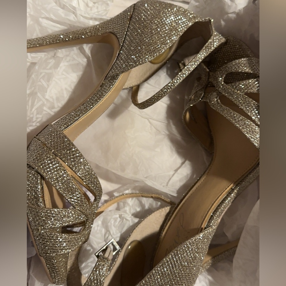 JEWEL BADGLEY MISCHKA Sparkly Champagne Loyal Heels (SIZE 7)